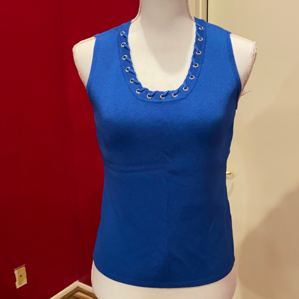 New sleeveless nylon top
